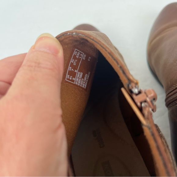 Clarks brown ankle boots in Women’s 7 - Picture 4 of 12